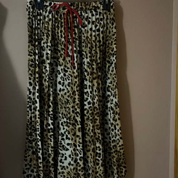 Wild & Alive Cheetah Skirt - Picture 2 of 5